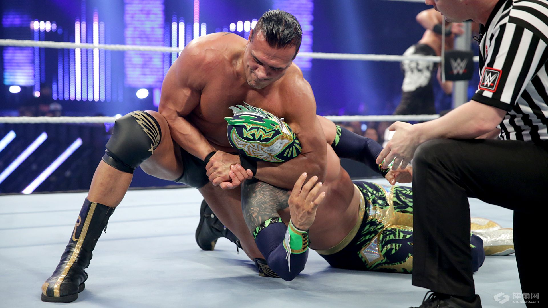 道夫·齐格勒&墨西哥双龙对阵宇宙荒原《WWE SmackDown 2016.02.18》