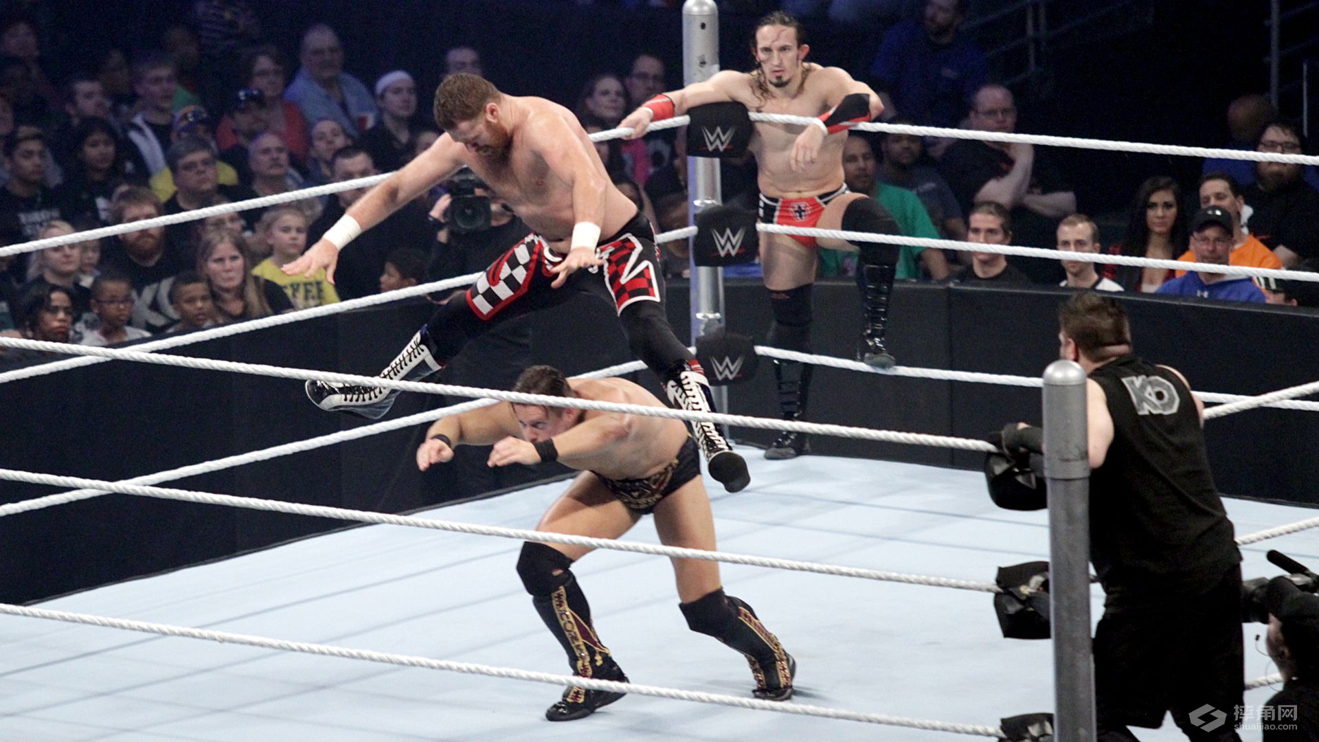 内维尔&萨米·扎恩对阵凯文·欧文斯&米兹《WWE SmackDown 2016.03.10》