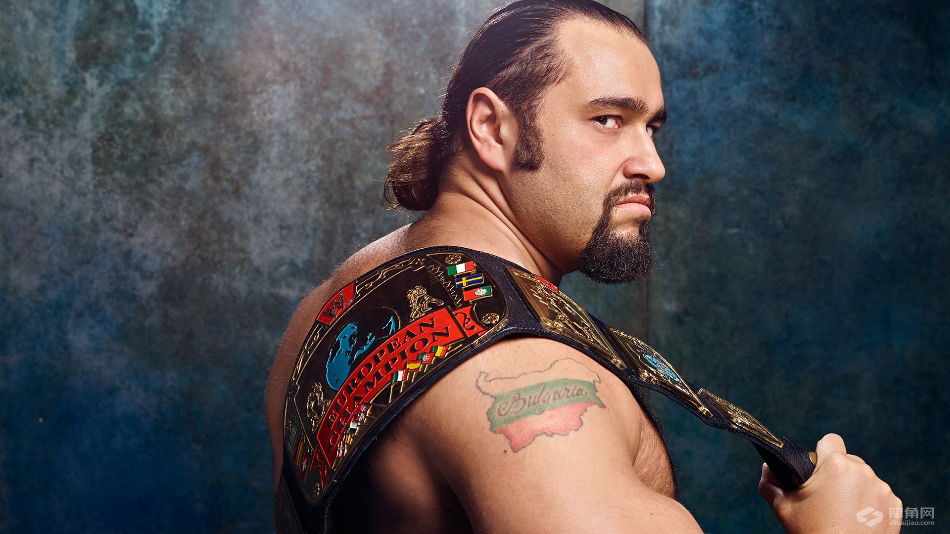 WWE新生代巨星遇上经典腰带