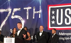 WWE巨星约翰·塞纳荣获美国军队奖项