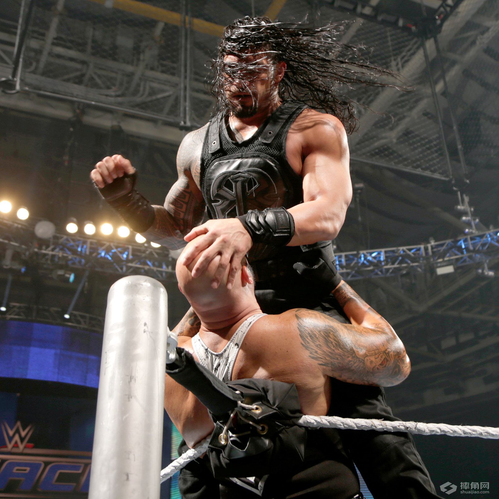 罗曼·雷恩斯对阵卢克·盖洛斯《WWE SmackDown 2016.05.20》