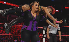 《RAW 1210期》图文直播：奈娅vs当地摔角手