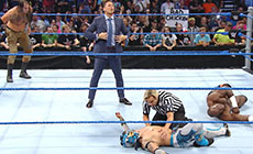 《SmackDown 885期》图文直播：三重威胁赛