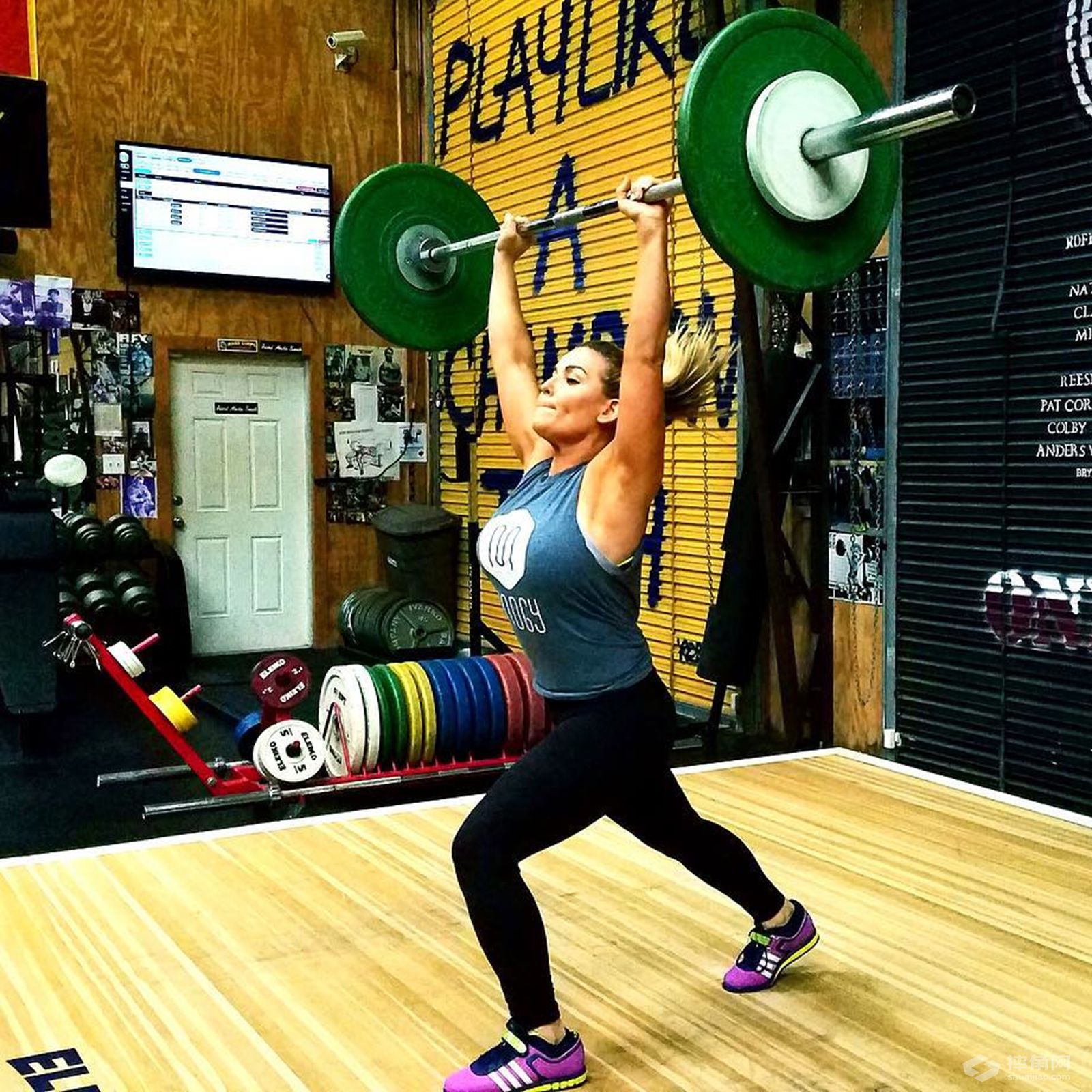 舔屏！WWE明星健身照