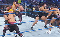 《SmackDown 886期》图文直播：热场双打赛