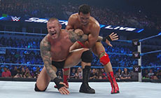 《SmackDown 885期》图文直播：兰迪vs阿尔伯托