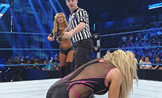 《SmackDown 885期》图文直播：卡梅拉vs娜塔莉娅