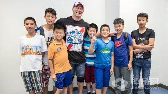 有爱，WWE头牌巨星约翰·塞纳在中国接见患病儿童！