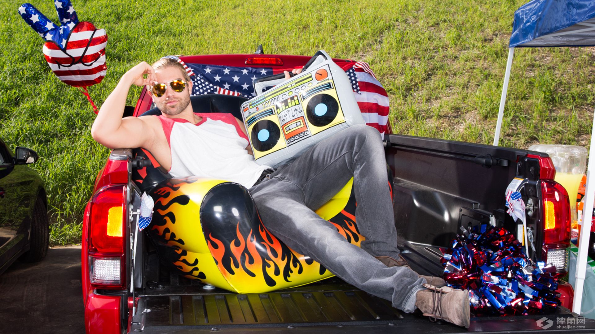 狂野派对！WWE选手卡车外出野餐