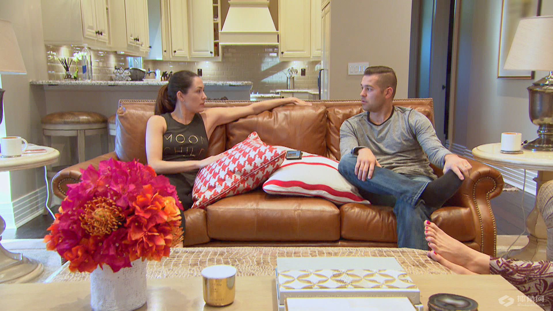 尼基脖子的伤势逐渐好转，恢复顺利《Total Bellas 第1季第2集》