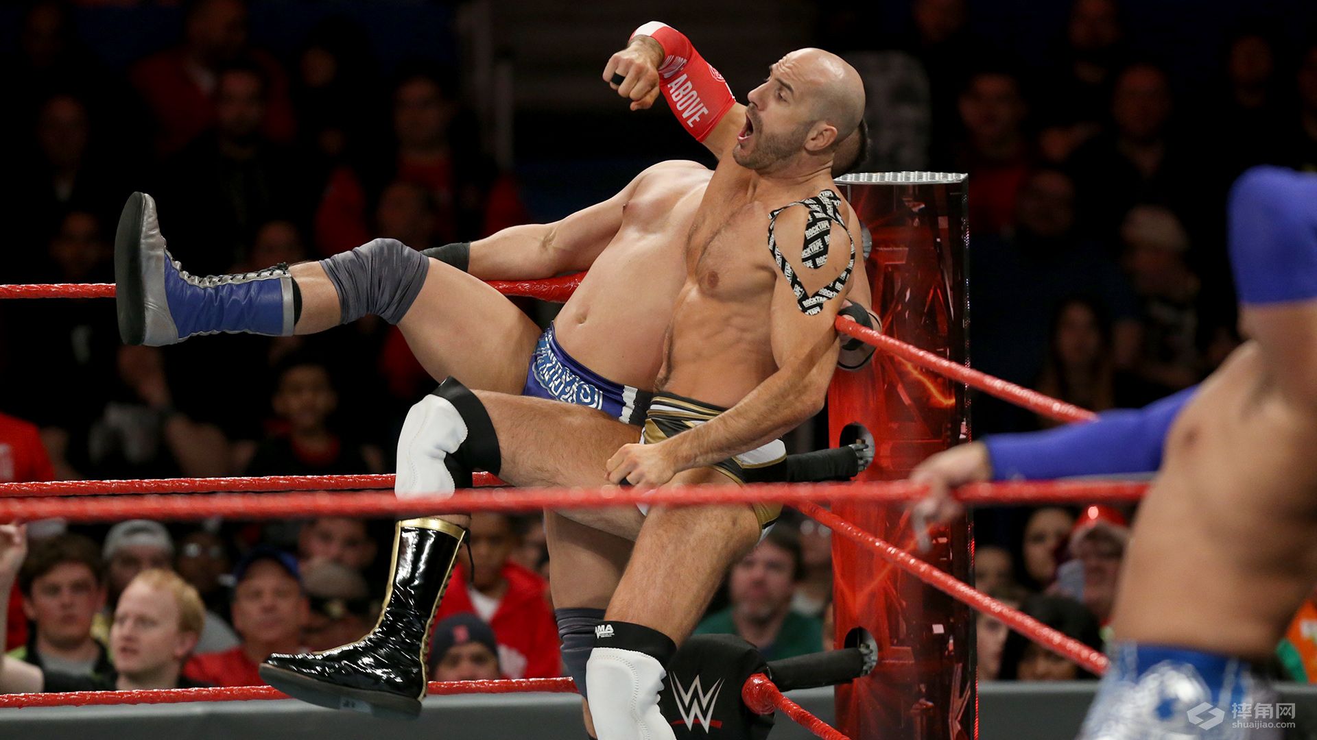 希莫斯和塞萨罗各自为战，对阵闪耀巨星《WWE RAW 2016.11.01》