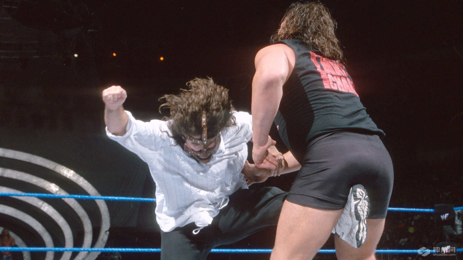 这些巨星或总经理曾被困牢笼，还被吊起来！