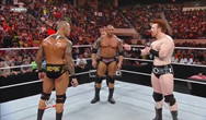 10年WWE RAW三位超级巨星罕见同台竞技!