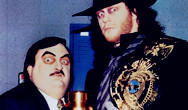 WWE史上曾冒死窃取送葬者骨灰瓮的五个男人（中字）