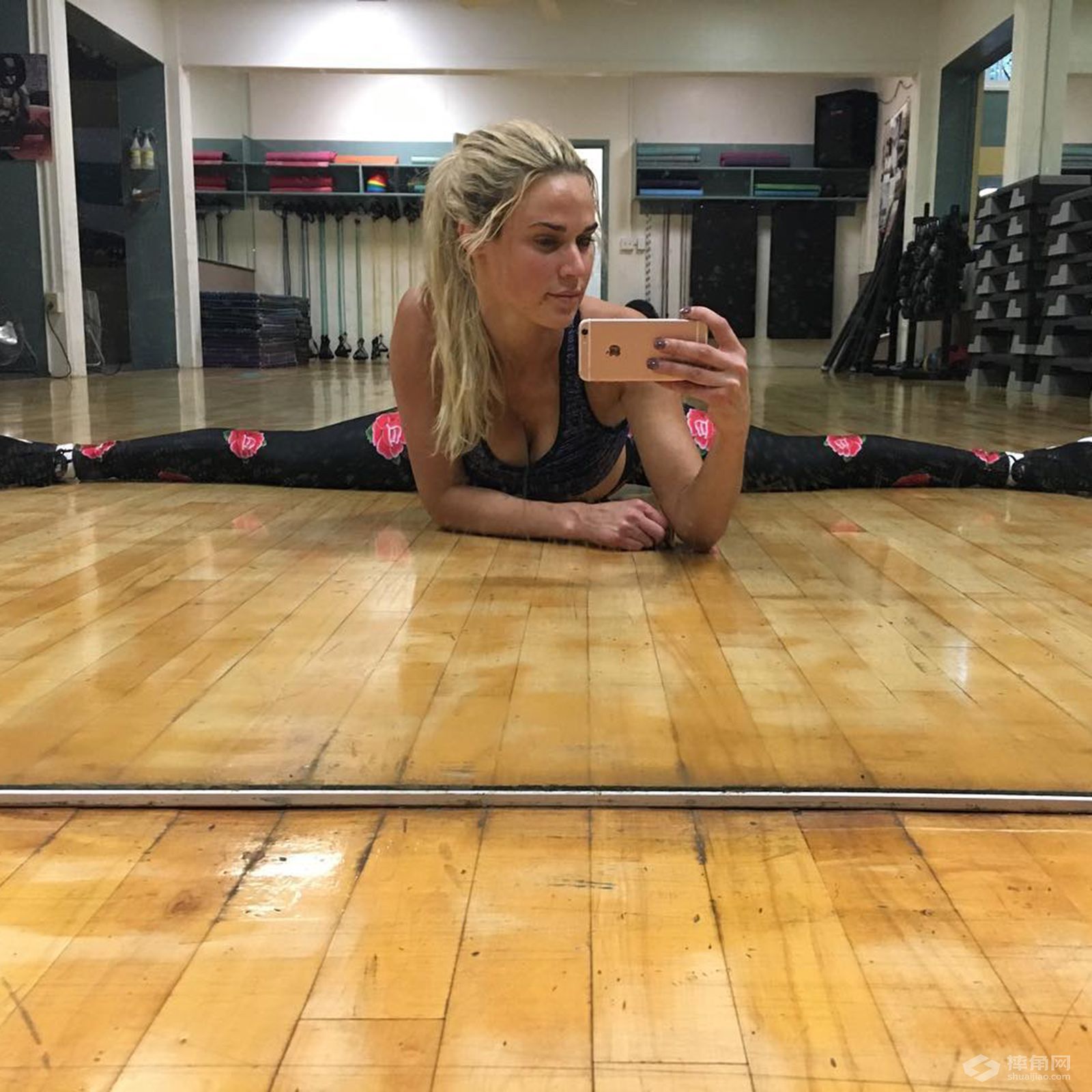 Instagram最佳照片，鲁瑟夫拉娜幸福度蜜月！