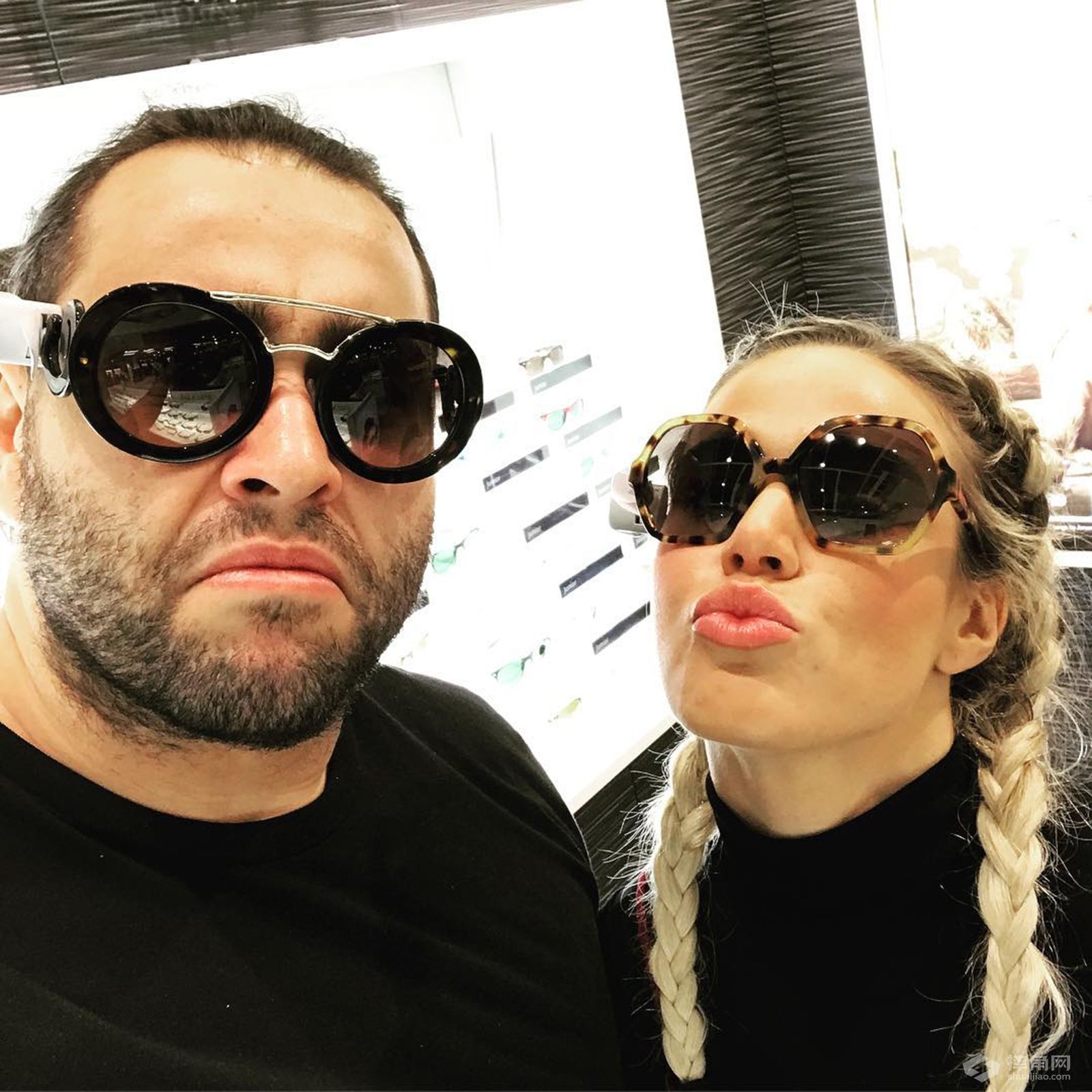 Instagram最佳照片，塞纳尼基出来秀恩爱啦！