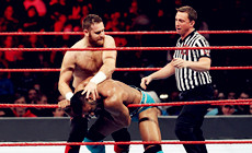 《RAW 2016.12.13》战报：Sami终能对战死壮男，换人契约化为灰烬。