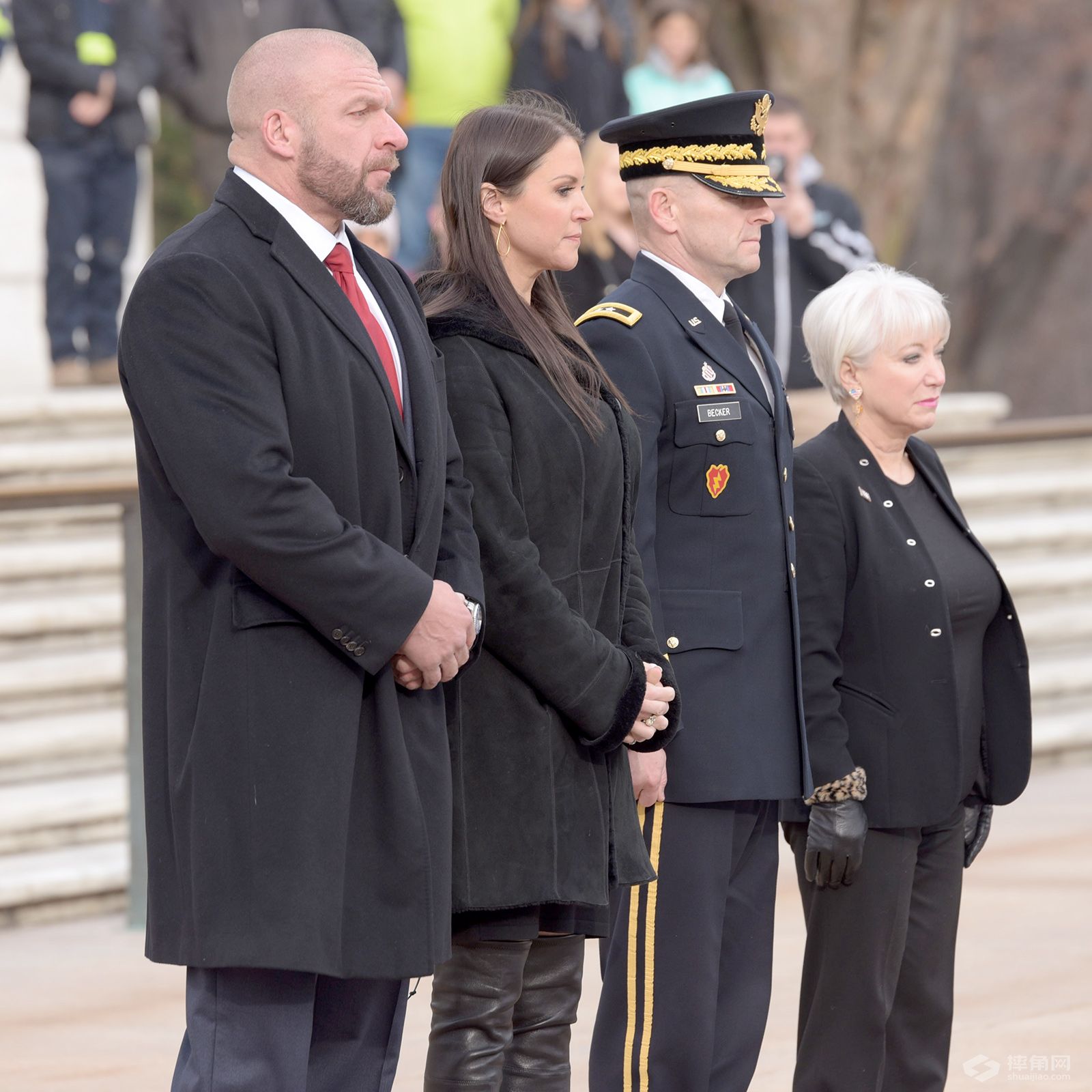 HHH和斯蒂芬妮访问无名战士墓