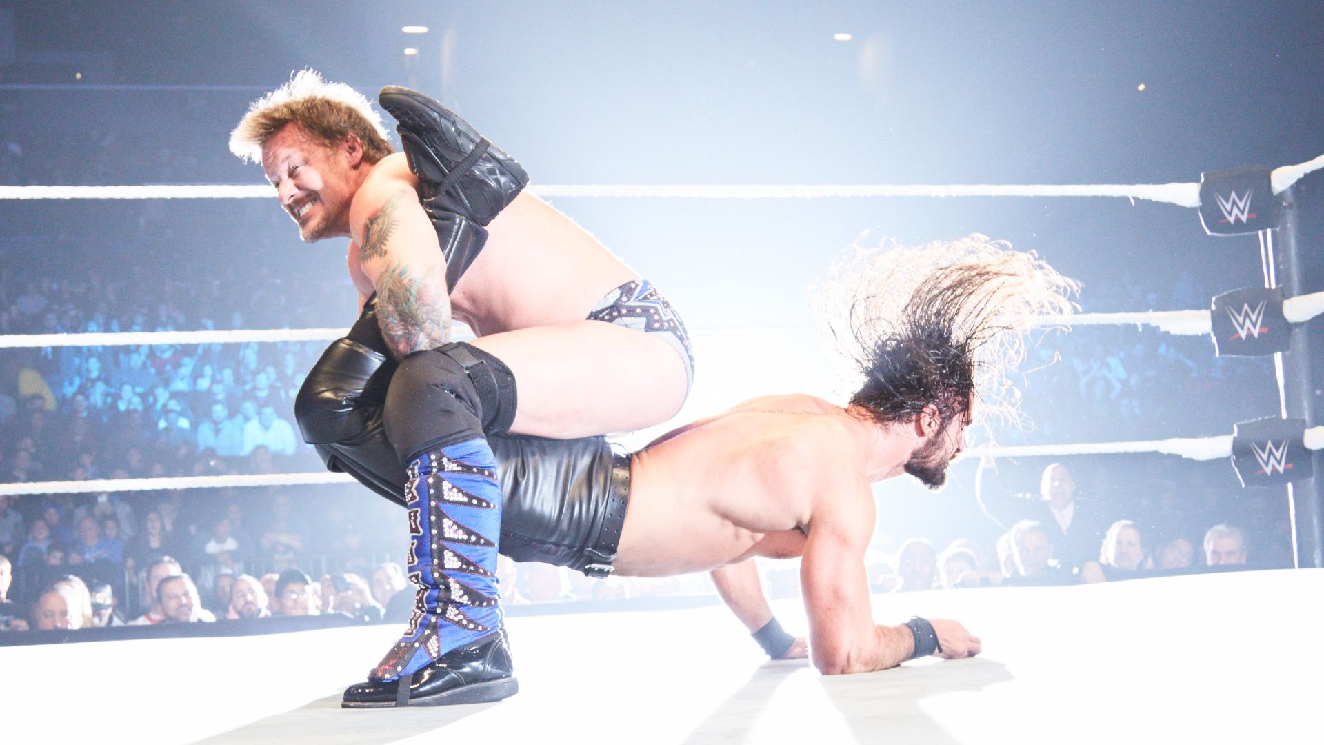 来来来，带你参观WWE的后台！