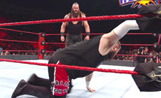 《RAW 2017.01.31》战报：环球冠军赛跌宕起伏！布洛克再向战神宣战