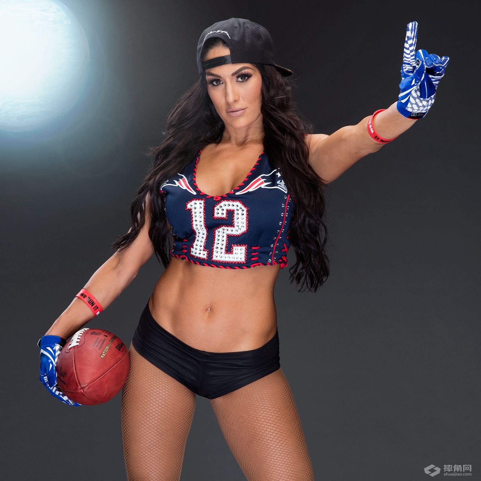 摔角狂热前的性感狂欢——尼基贝拉、玛丽丝！