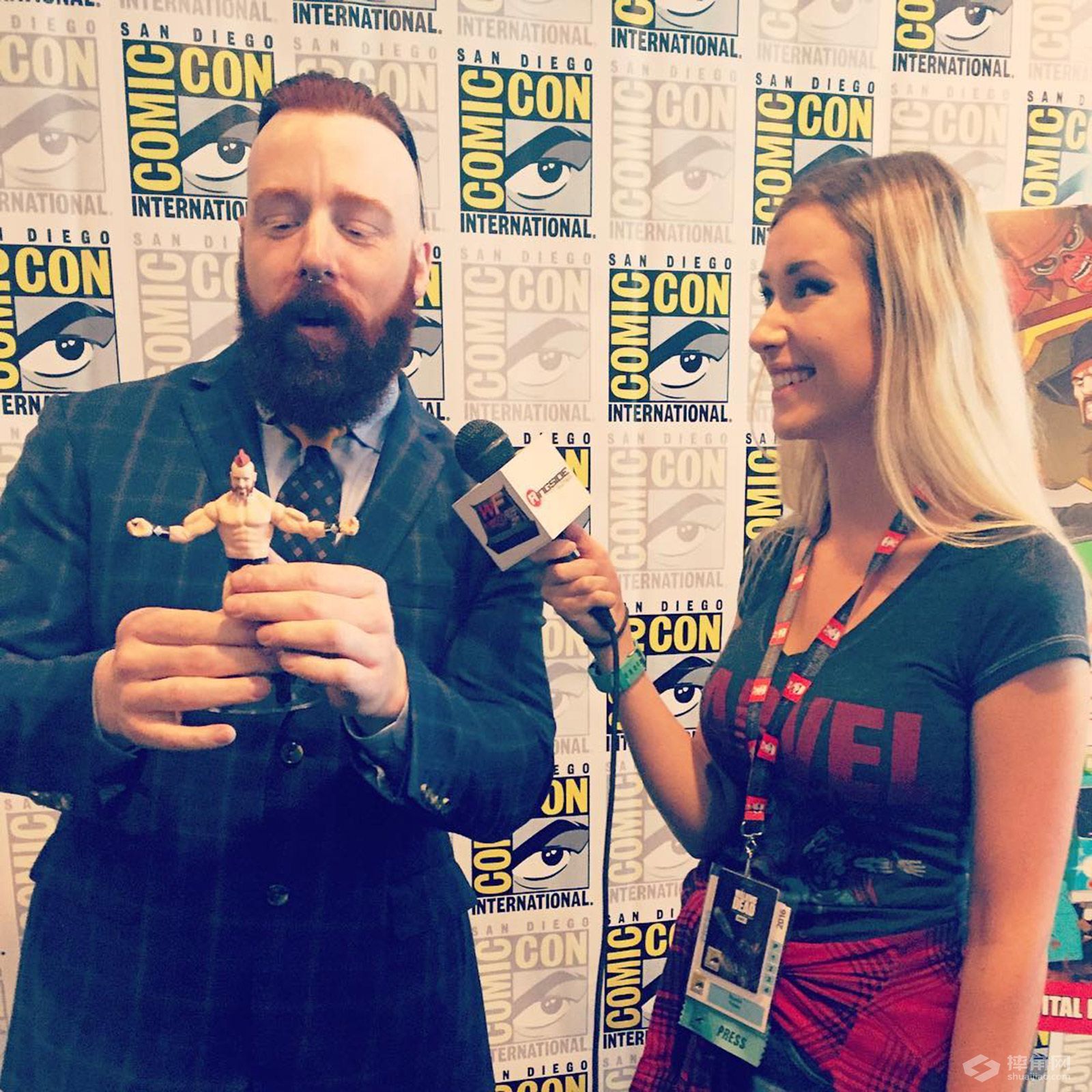 天了噜！一起来看看米克·佛利的女儿是如何“耍宝”的！