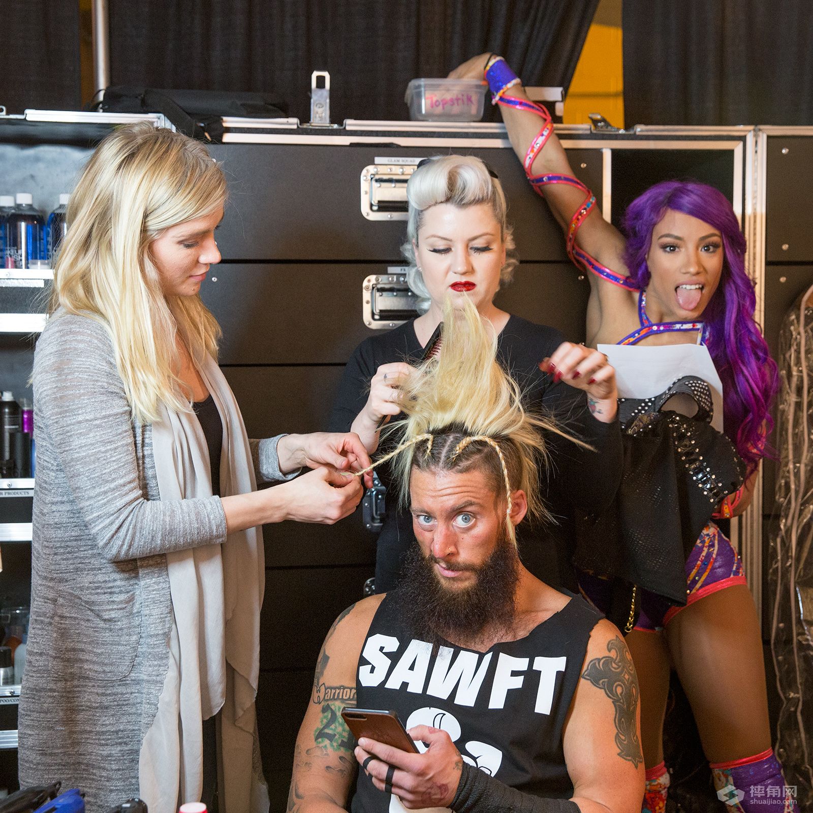 WWE史上最搞笑的偷拍镜头，原来欧胖私下这么逗逼！