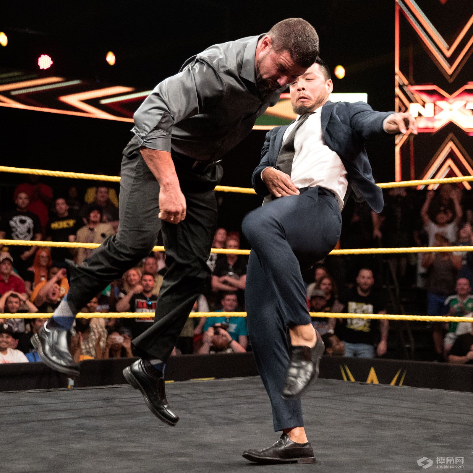 NXT铁笼赛，泰·迪林格终结与埃里克·扬的恩怨！《WWE NXT 2017.04.20》