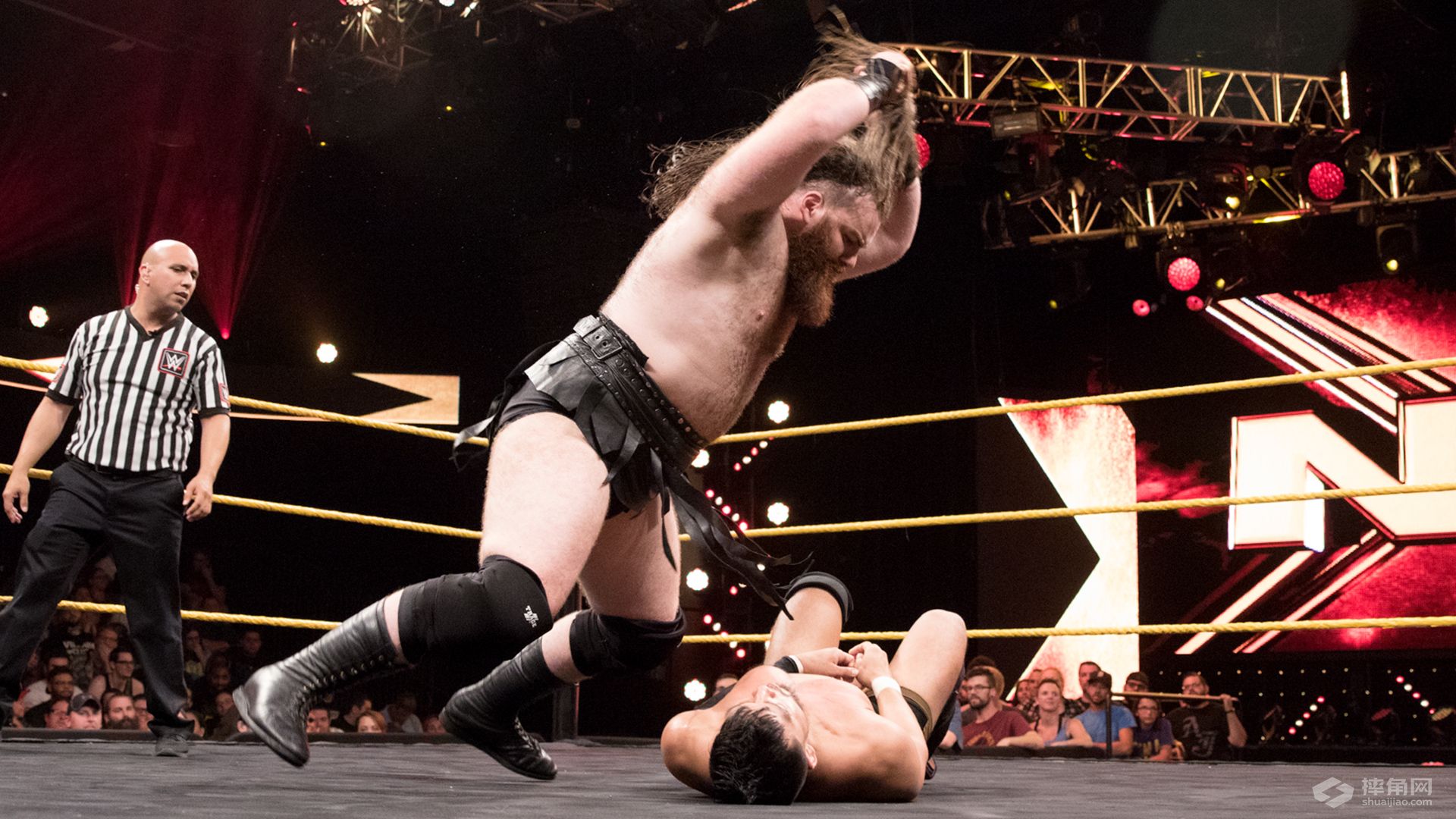 罗德里克庆祝获胜的喜悦？裁判的判定让他再陷失败的痛苦！《WWE NXT 2017.07.06》