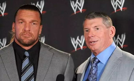 看了这么多年WWE摔角，你知道这两位大佬好哪一口吗？