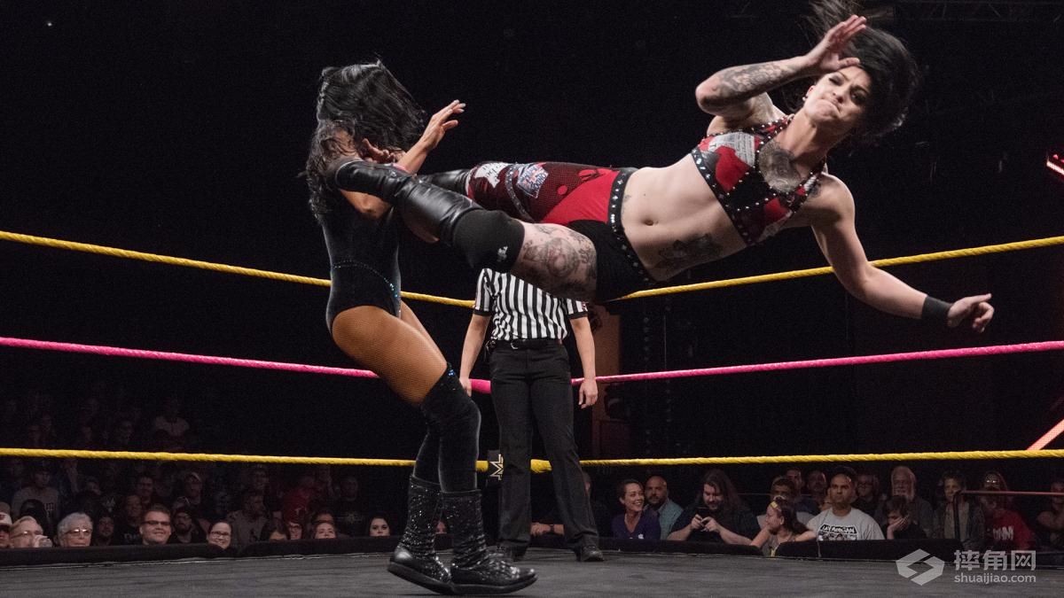 麦金泰尔与罗德里克上演了一场史诗般的NXT冠军赛！《WWE NXT 2017.10.05》