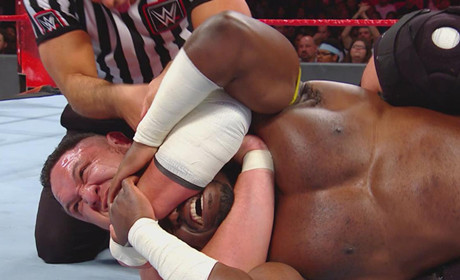 《RAW 2017.10.31》战报：肥乔发怒怒锁两人，米兹捍卫洲际冠军