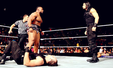 WWE大E吐槽罗曼：你算什么大狗，顶多一条中等狗！