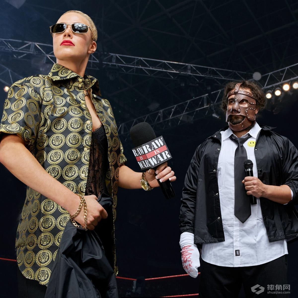 巨星庆祝Raw二十五周年！伍兹的造型真是辣眼睛~