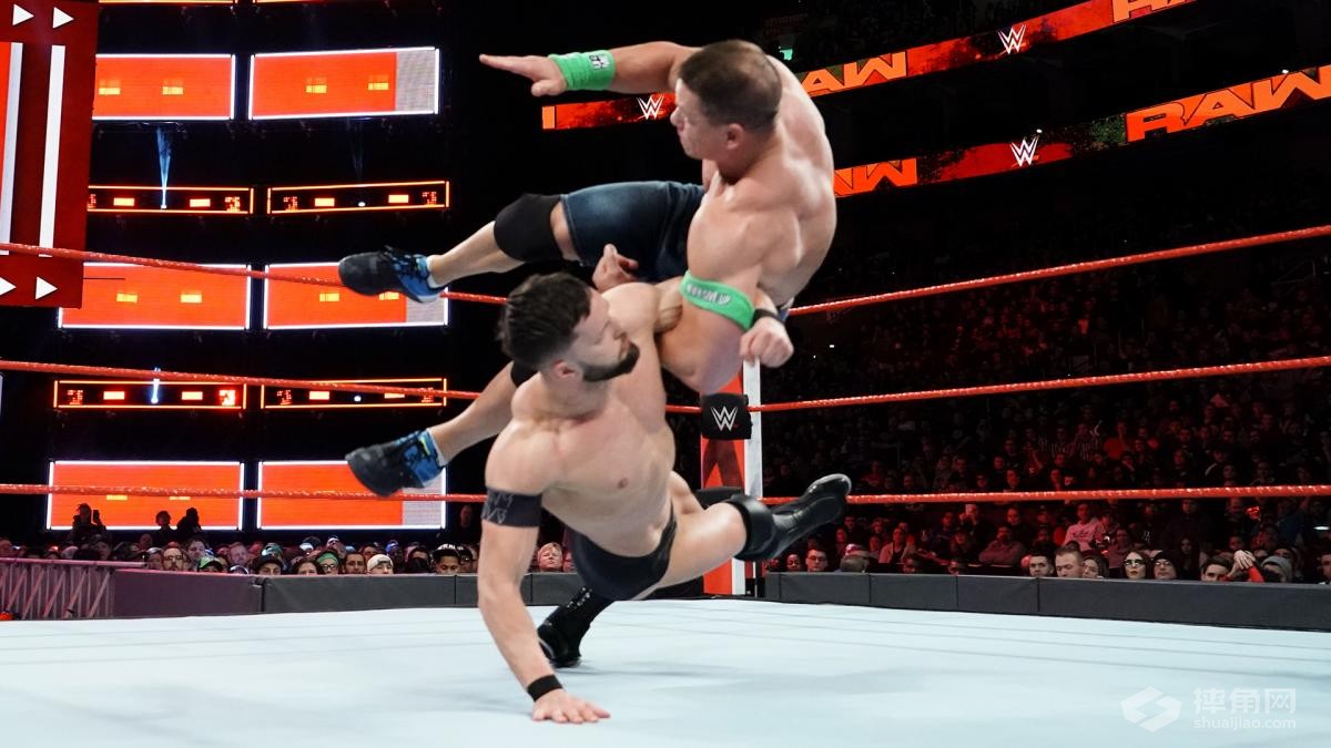 男子密室牢笼资格赛，约翰·塞纳对阵芬·巴洛尔！《WWE RAW 2018.01.30》