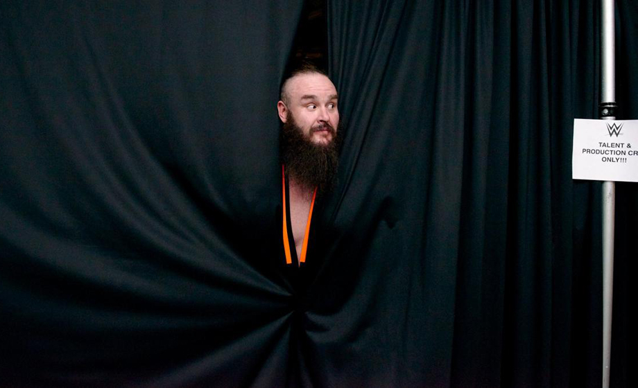 WWE现场秀的后台，你猜黑羊在干什么？