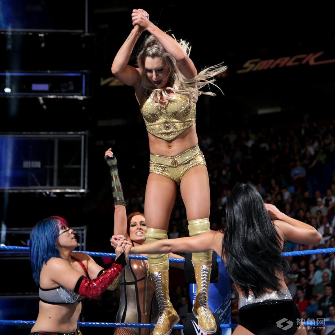 卡梅拉组队标志双子组合，大战女王夏洛特！《WWE SD 2018.05.02》