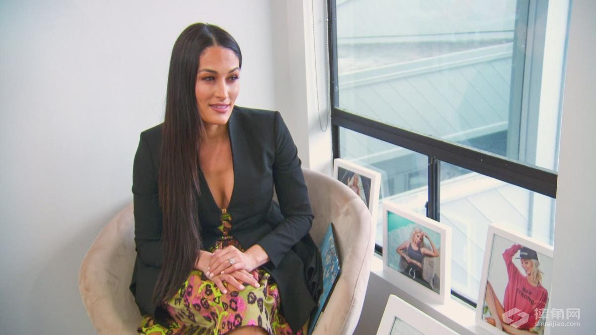 尼基·贝拉为筹备婚礼,忙得焦头乱额!《total bellas