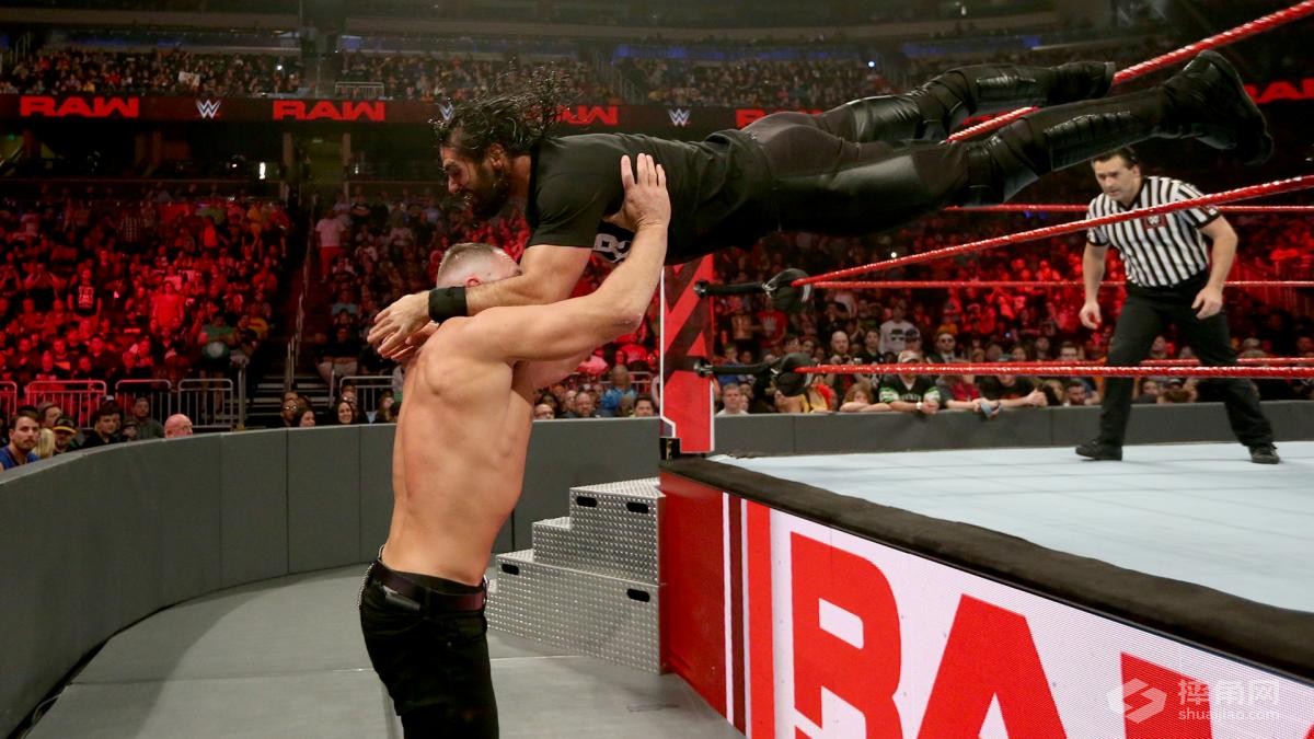 洲际冠军随处压地赛，塞斯·罗林斯对阵迪安·安布罗斯！《WWE RAW 2019.01.08》