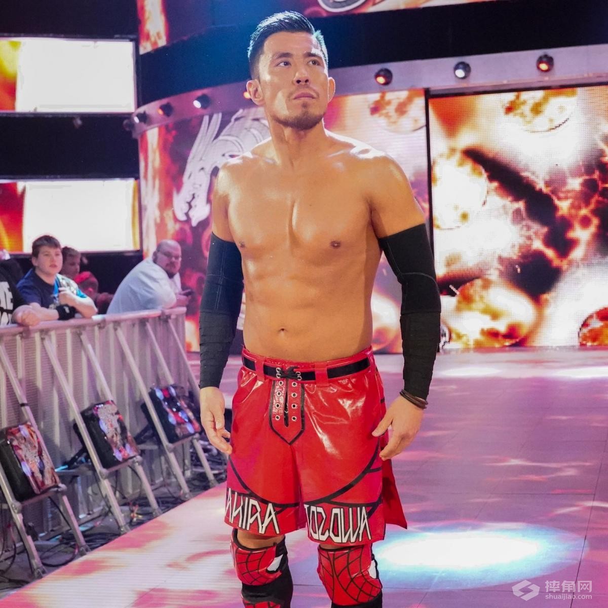 巴迪·墨菲给摔角狂热上的挑战者一个下马威！《WWE 205 Live 2019.03.21》