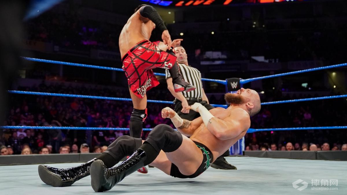 巴迪·墨菲给摔角狂热上的挑战者一个下马威！《WWE 205 Live 2019.03.21》