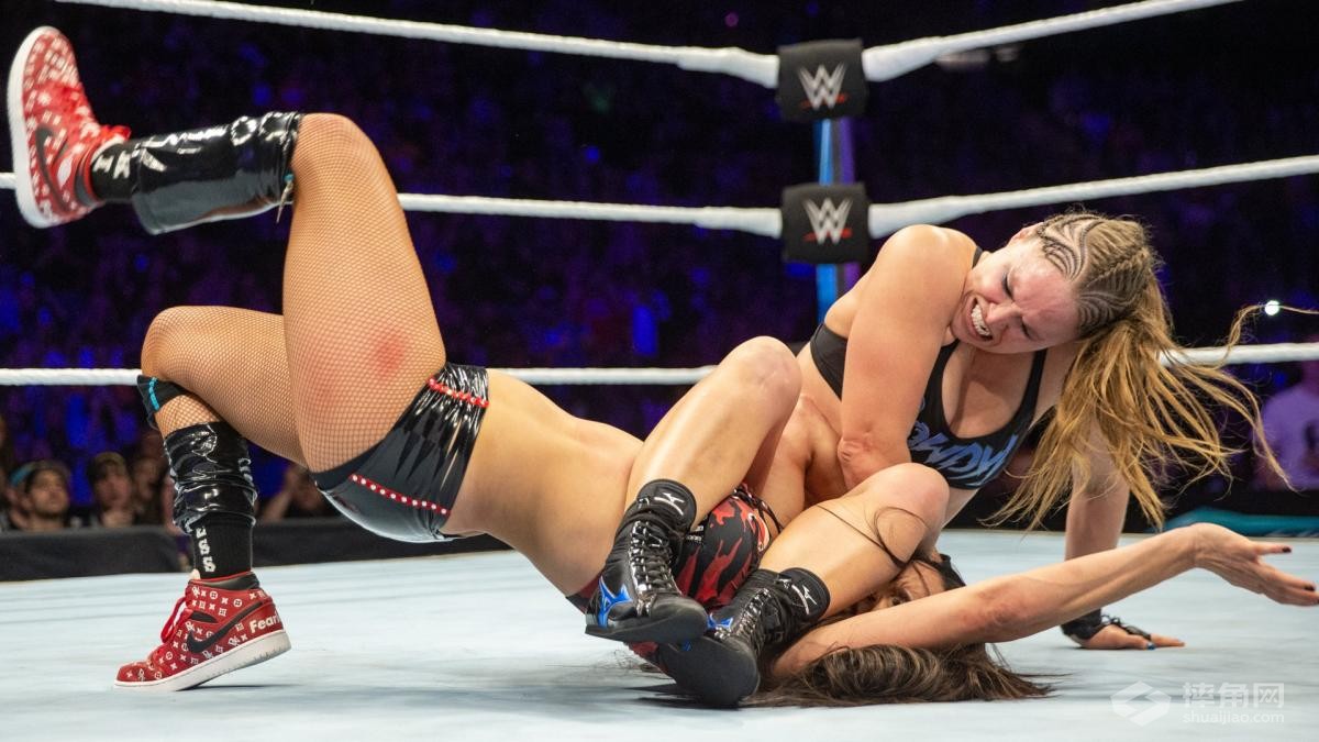 尼基·贝拉开始同与星共舞男拍档约会！《Total Bellas 第4季第10集》