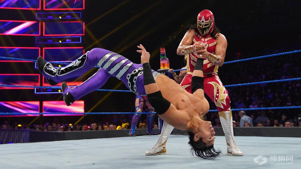 亚历山大和奥尼·洛肯关系紧张，剑拔弩张！《WWE 205 Live 2019.03.28》
