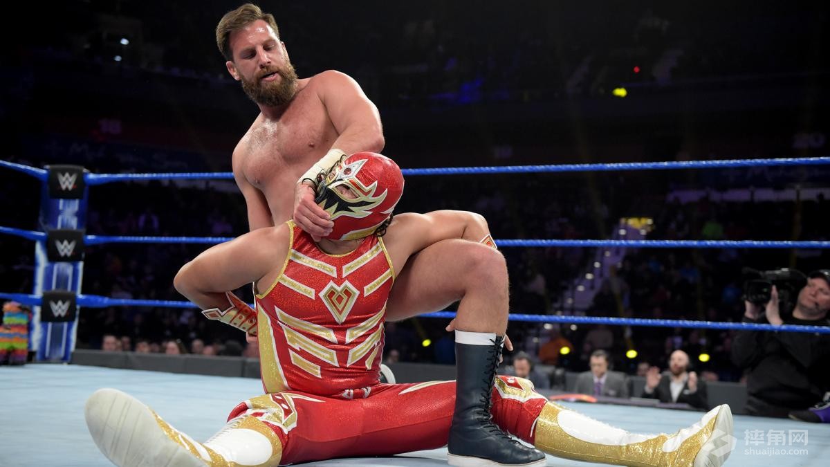 亚历山大和奥尼·洛肯关系紧张，剑拔弩张！《WWE 205 Live 2019.03.28》