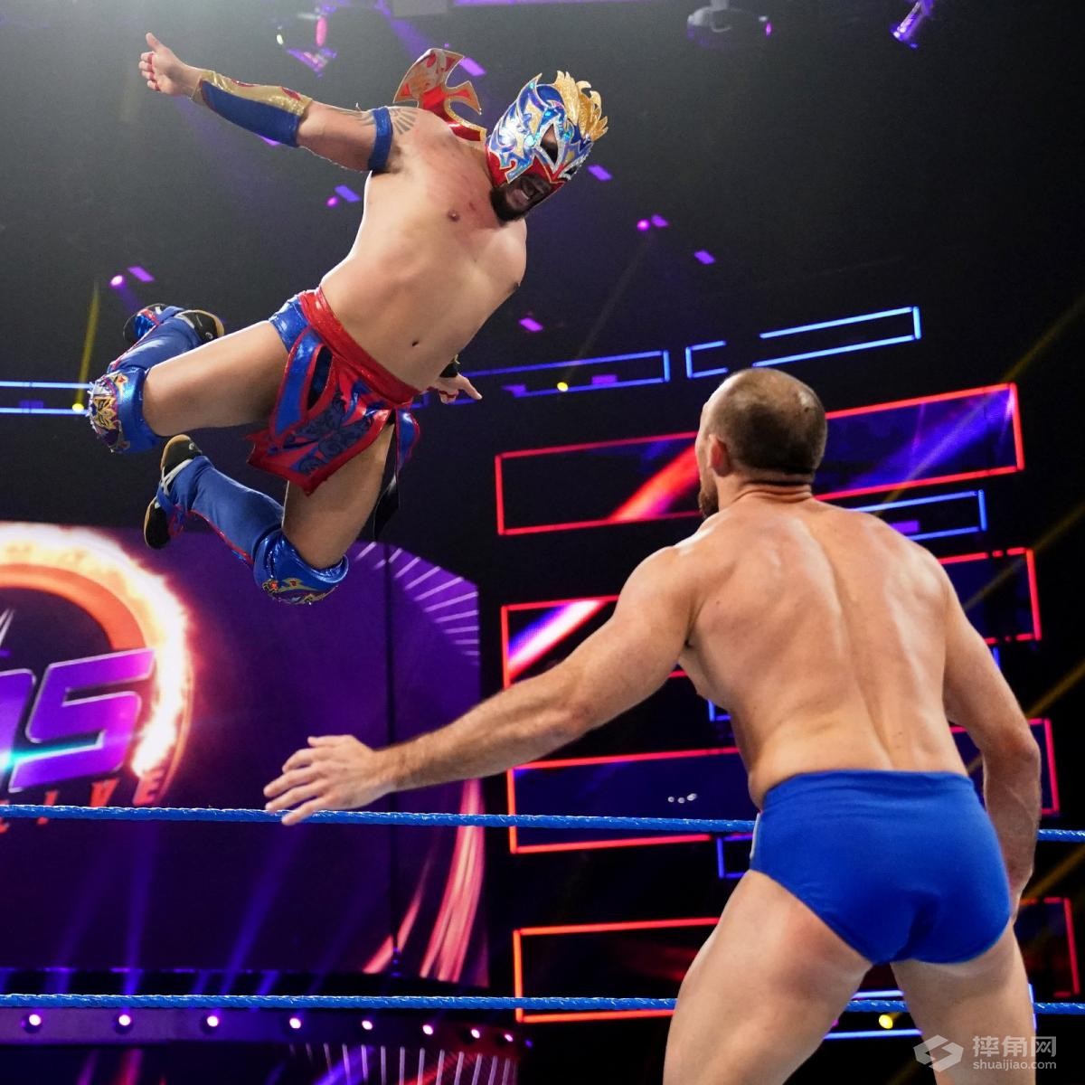 托尼·尼斯向WWE轻量级冠军巴迪·墨菲发出警告！《WWE 205 Live 2019.04.04》