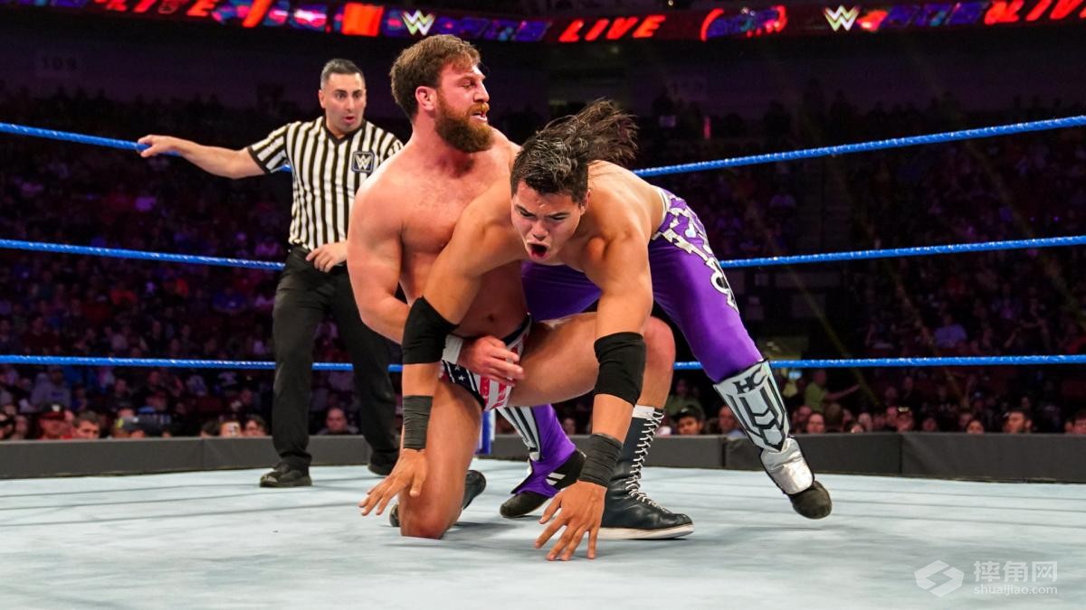 奥尼·洛肯大战阿利亚· 戴维瑞，谁将成为新的挑战者？《WWE 205 Live 2019.04.25》