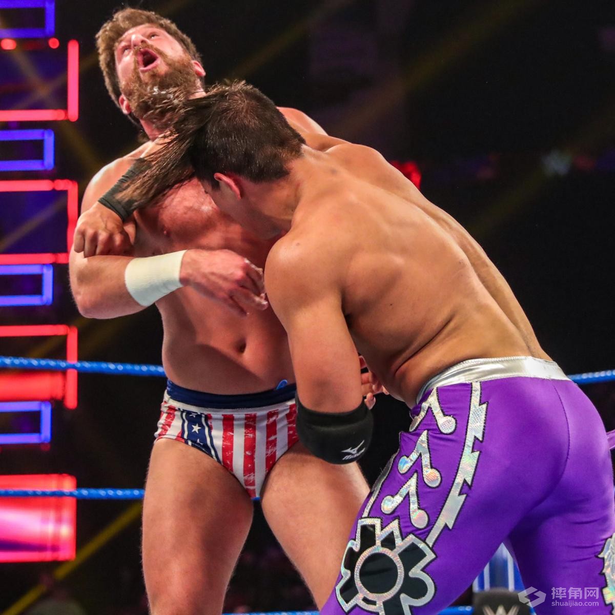 奥尼·洛肯大战阿利亚· 戴维瑞，谁将成为新的挑战者？《WWE 205 Live 2019.04.25》