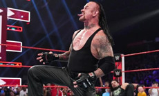 WWE葬爷出马，收视量未见起色，RAW现场入座率创历史最低！