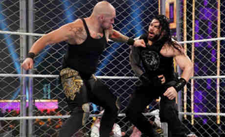 WWE《超级秀》罗曼显神威，铁链狂轰科尔宾！