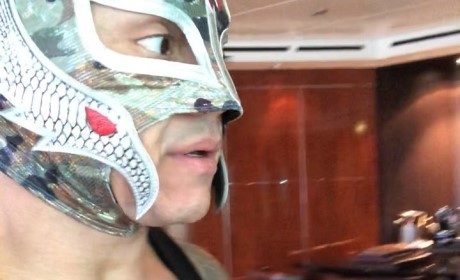 WWE神秘人雷尔参加杰里科巡航演，展示个人奢华包间！
